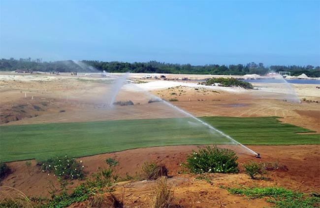 Plantio de grama começa a ser feito no campo de golfe olímpico: previsão é tudo ficar pronto em setembro de 2015
